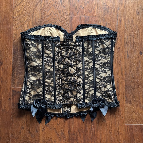 Music Legs Lace Corset & Thong Set | Lingerie Black and Cream | NWOT - Picture 4 of 11